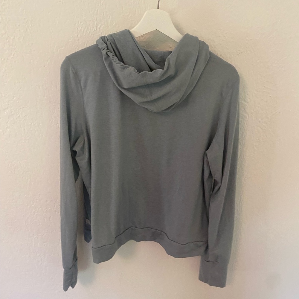 Vuori Slate Blue Hooded Top - Picture 5 of 5